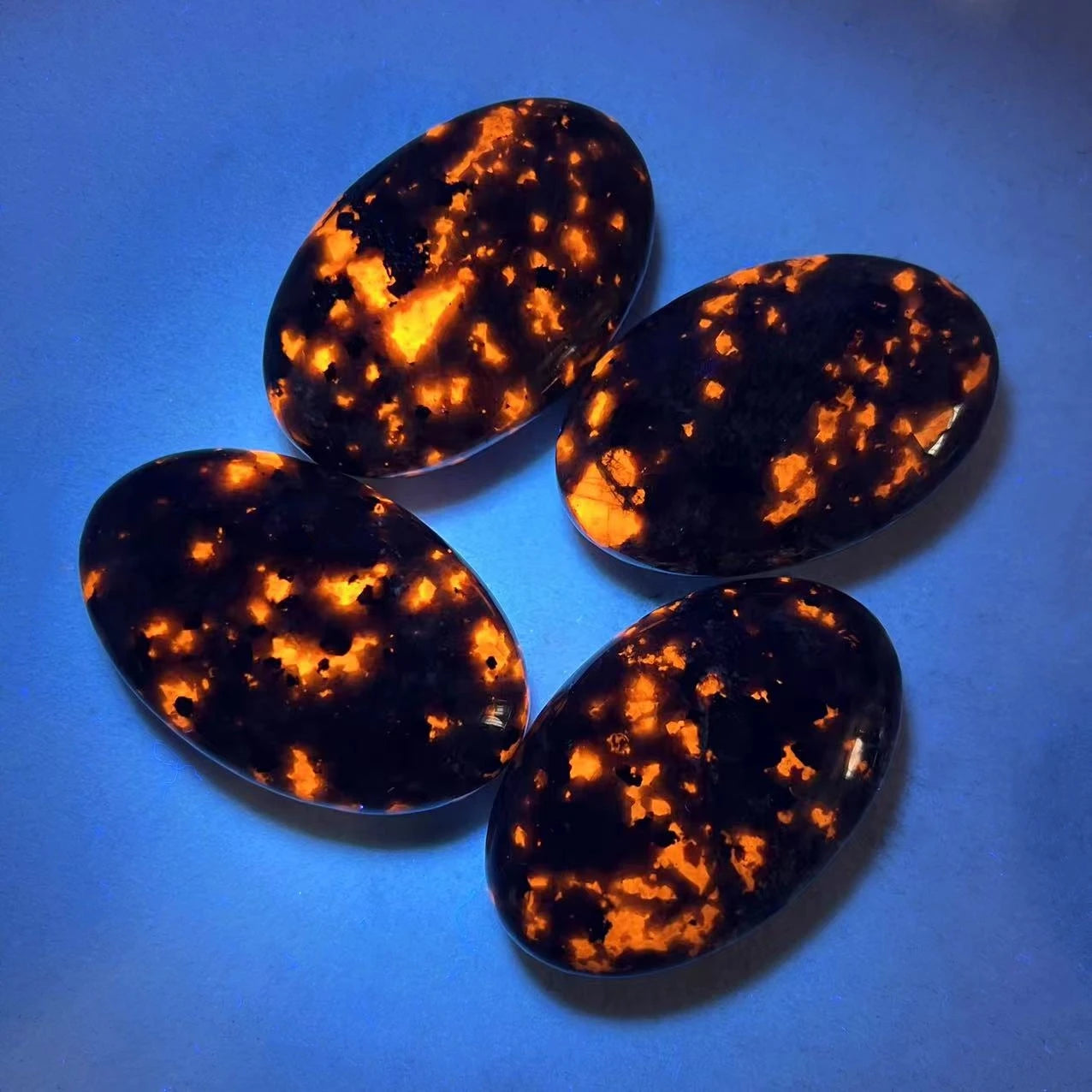 55*35MM Natural Yooperlite Stone - Fluorescence Under UV Light