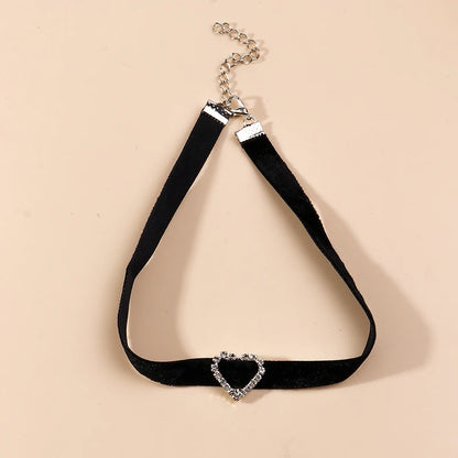 Fashion Black Velvet Chokers Necklaces Punk Style Statement Crystal Love Hearts Necklace For Women Party Jewelry