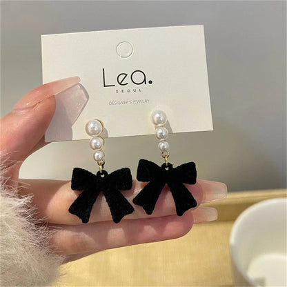 Lea Seoul Red & Black Cloth Bowtie With Pearl Earrings