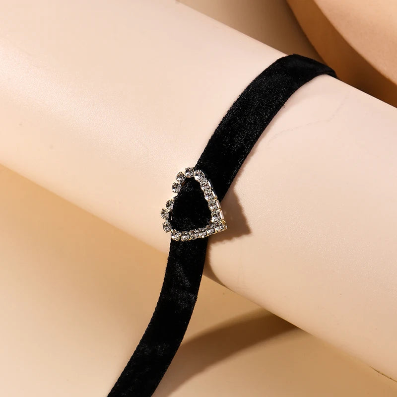 Fashion Black Velvet Chokers Necklaces Punk Style Statement Crystal Love Hearts Necklace For Women Party Jewelry