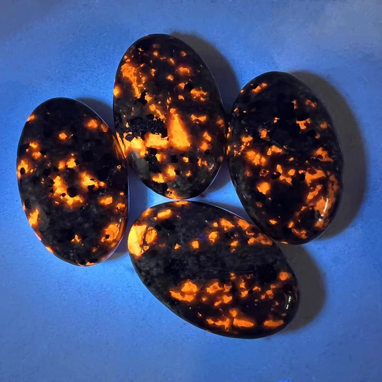 55*35MM Natural Yooperlite Stone - Fluorescence Under UV Light