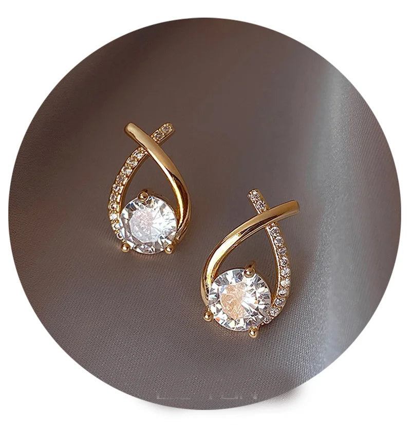 SKEDS Elegant Crossed Stud Earrings With Rhinestone