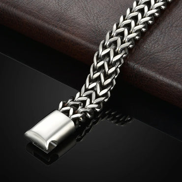 Stainless Steel Magnetic Buckle Bracelet With Double Row Front and Rear Fish Scale pattern