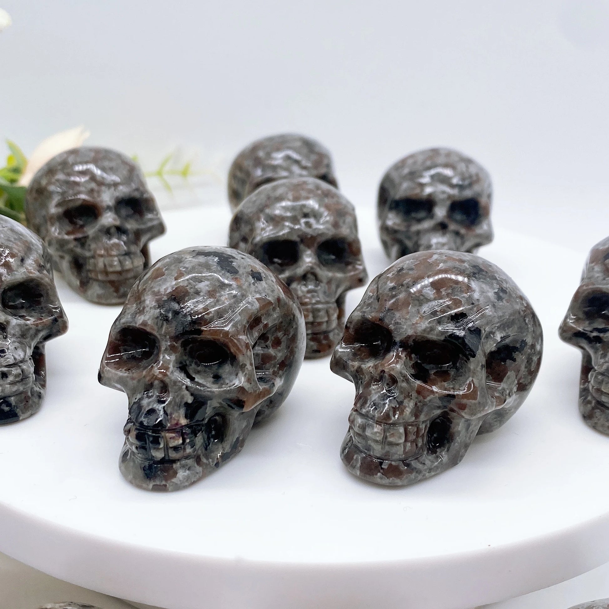 Natural Yooperlite Skull Statue - Fluorescence Under UV Light