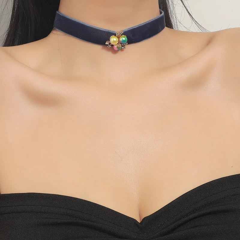 Simple Velvet Chokers Short Black/Red/Pink Clavicle Collar Necklace For Women - Pearl and other shapes