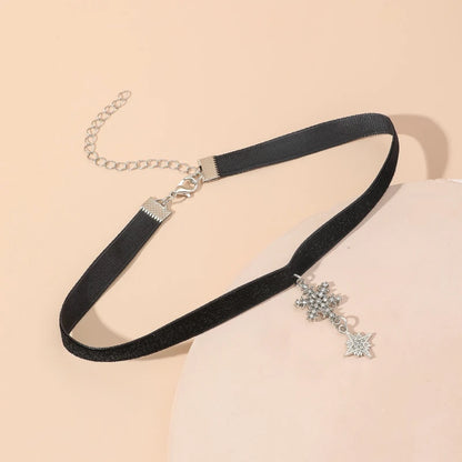 Simple Velvet Chokers Short Black/Red/Pink Clavicle Collar Necklace For Women - Pearl and other shapes