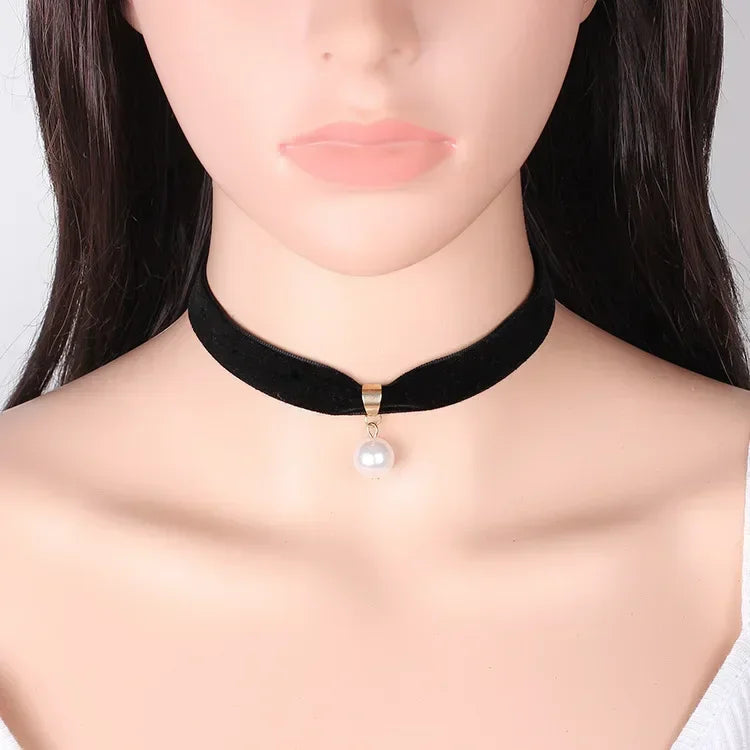 Simple Velvet Chokers Short Black/Red/Pink Clavicle Collar Necklace For Women - Pearl and other shapes